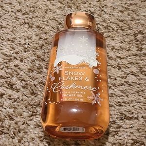 Snowflakes & Cashmere Shower Gel
